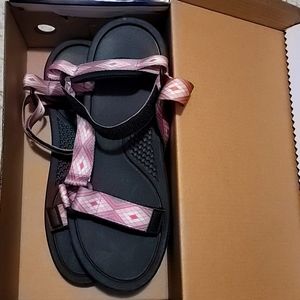 Northside Seaview Sport Hiking Sandals Women’s Size 11  NIB Gray and Pink